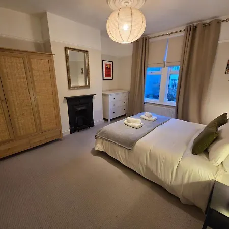 East Lynne House By Cliftonvalley *