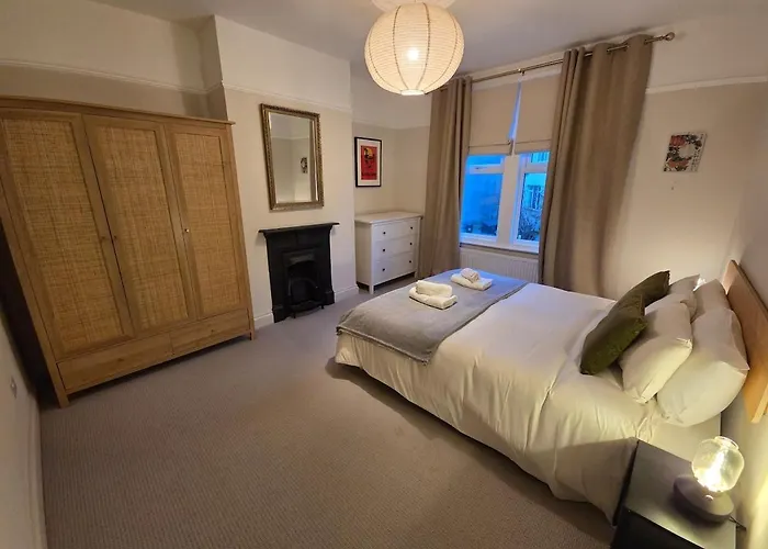 East Lynne House By Cliftonvalley *