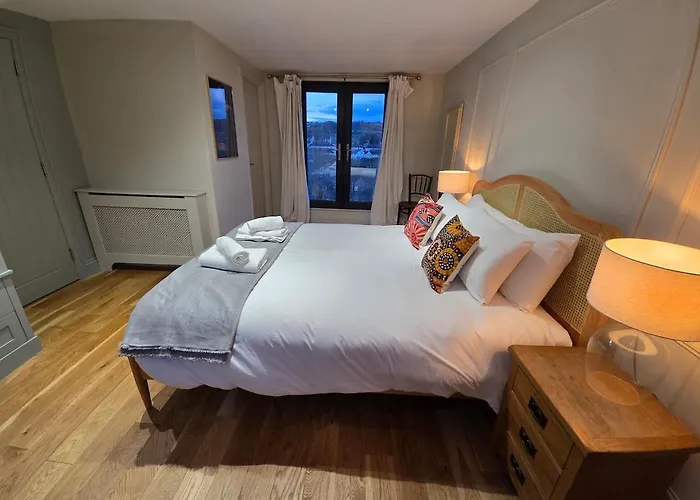 East Lynne House By Cliftonvalley Casa de Férias *