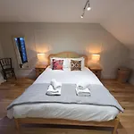 East Lynne House By Cliftonvalley Casa vacanze *