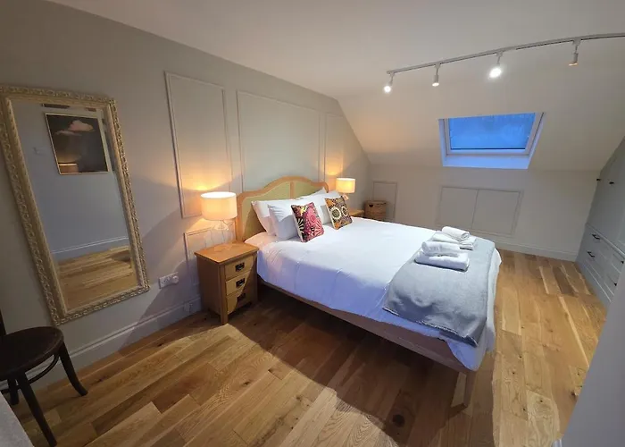 East Lynne House By Cliftonvalley בריסטול