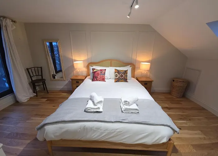 East Lynne House By Cliftonvalley בית נופש *